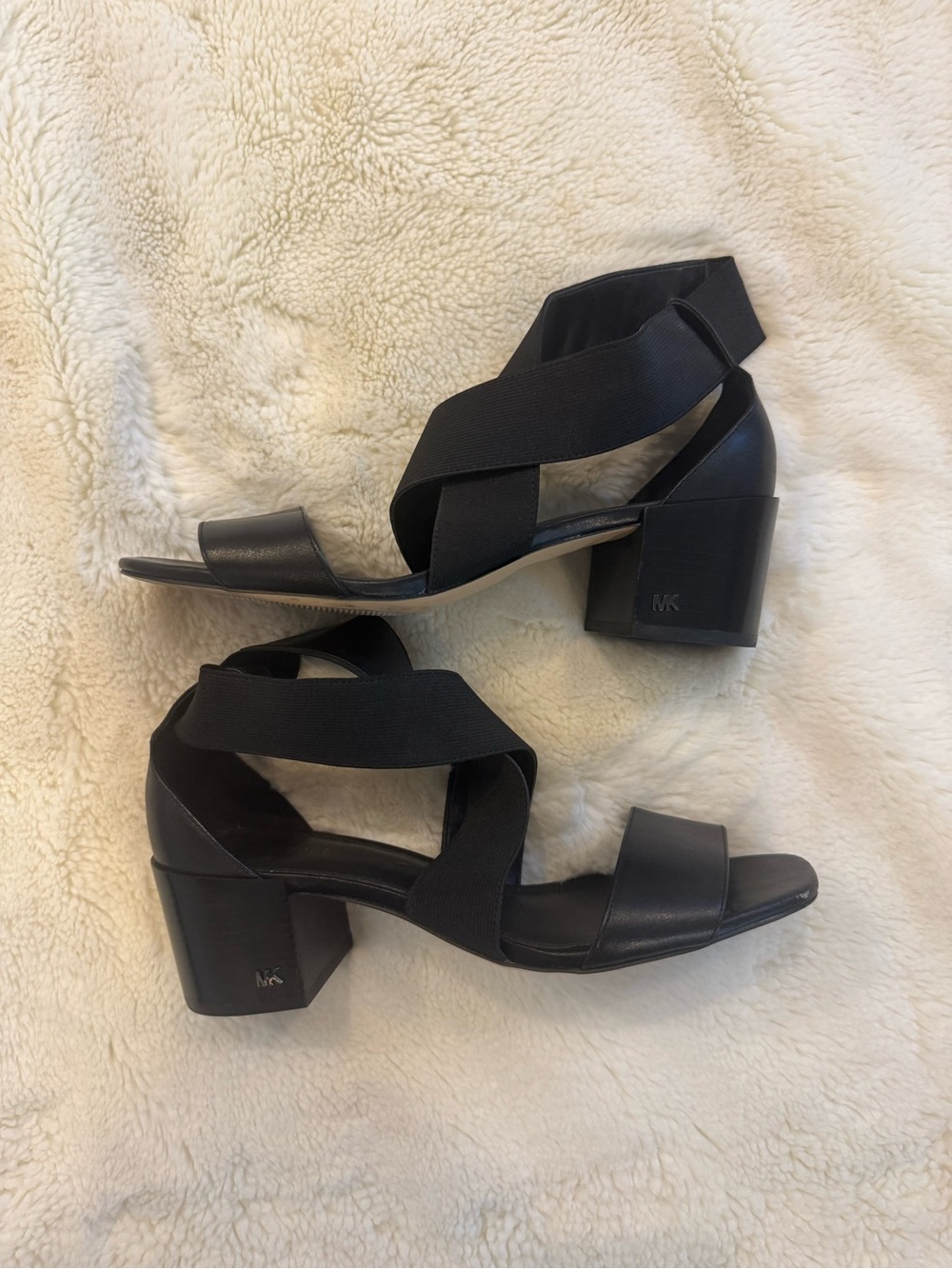MICHAEL MICHAEL KORS BLACK RAVEN LEATHER CROSSOVER BLOCK HEEL SANDALS SIZE 8M - Picture 4 of 6